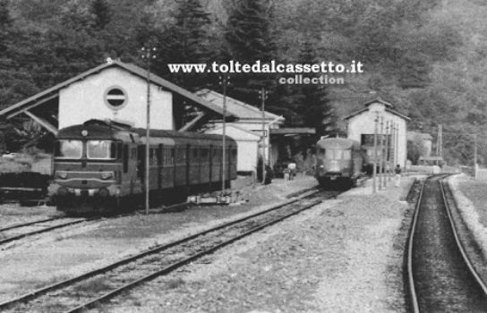 D345 con carrozze corbellini Linea Lucca Aulla